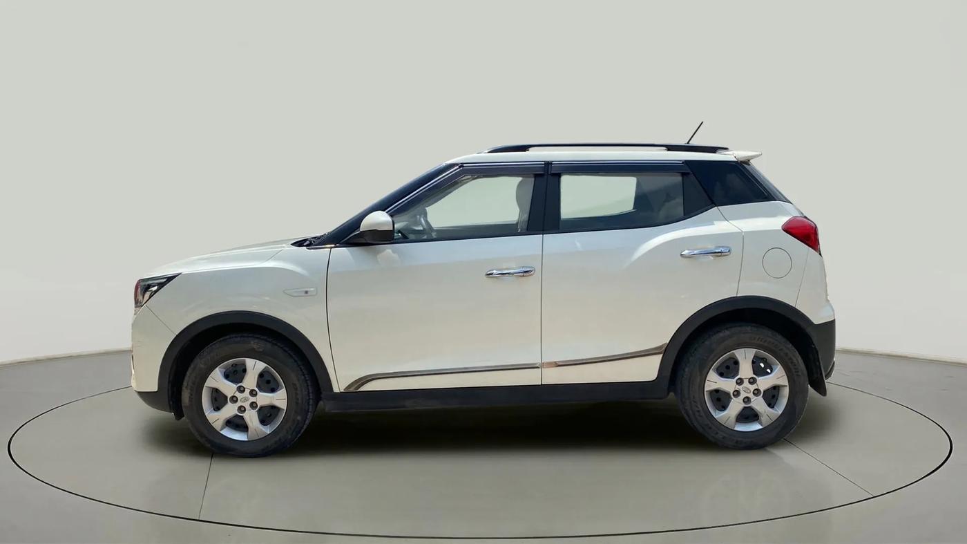 2021 Mahindra XUV300 W6 1.5 DIESEL, Diesel, Manual, 26,656 km, Left Side