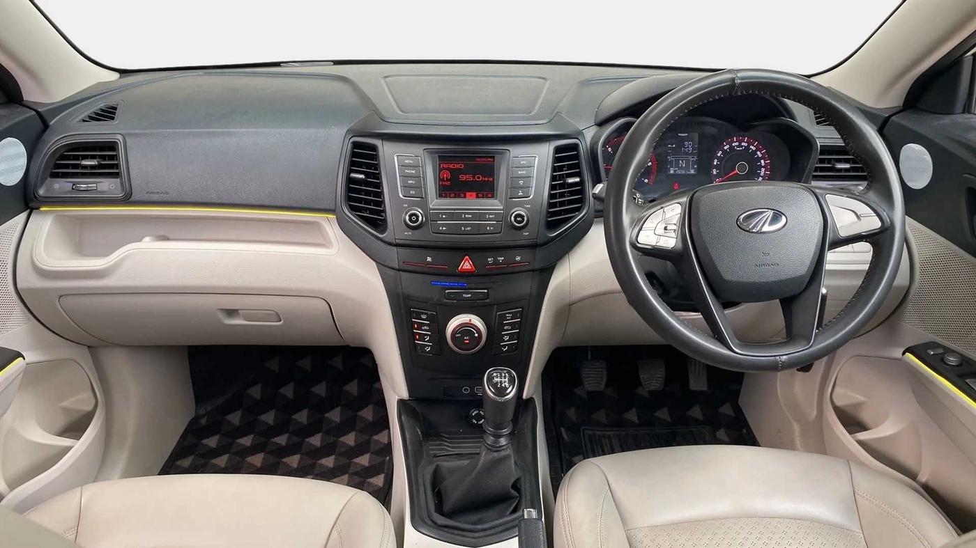 2021 Mahindra XUV300 W6 1.5 DIESEL, Diesel, Manual, 26,656 km, Dashboard