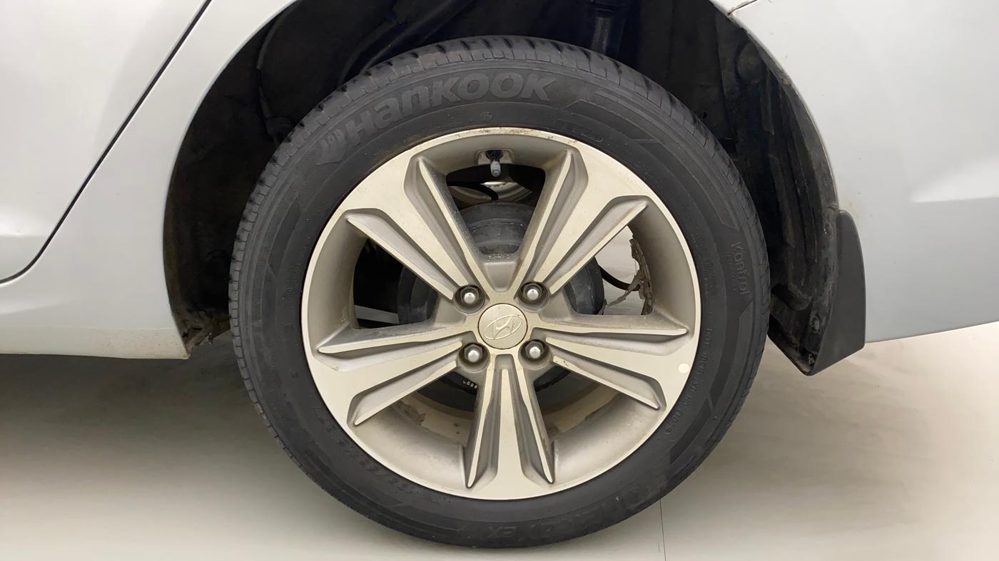 2019 Hyundai Verna 1.6 VTVT SX O, Petrol, Manual, 38,790 km, Left Rear Wheel