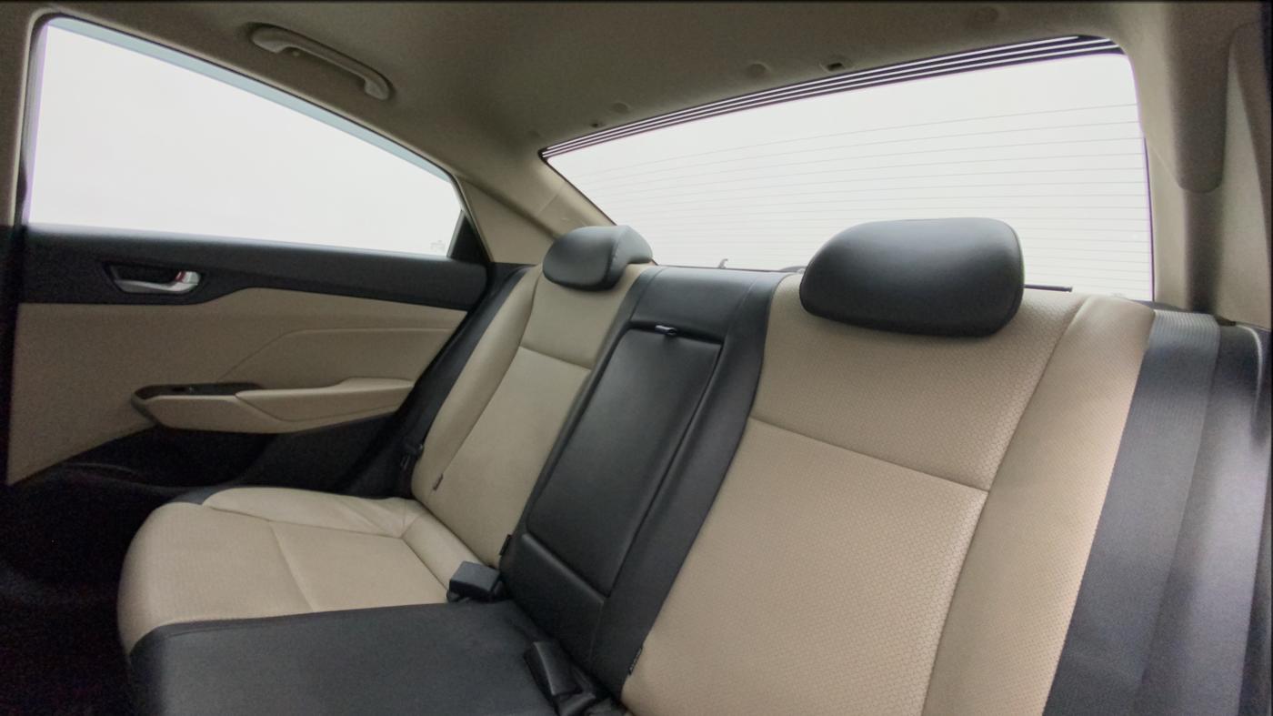 2019 Hyundai Verna 1.6 VTVT SX O, Petrol, Manual, 38,790 km, Right Side Rear Door Cabin