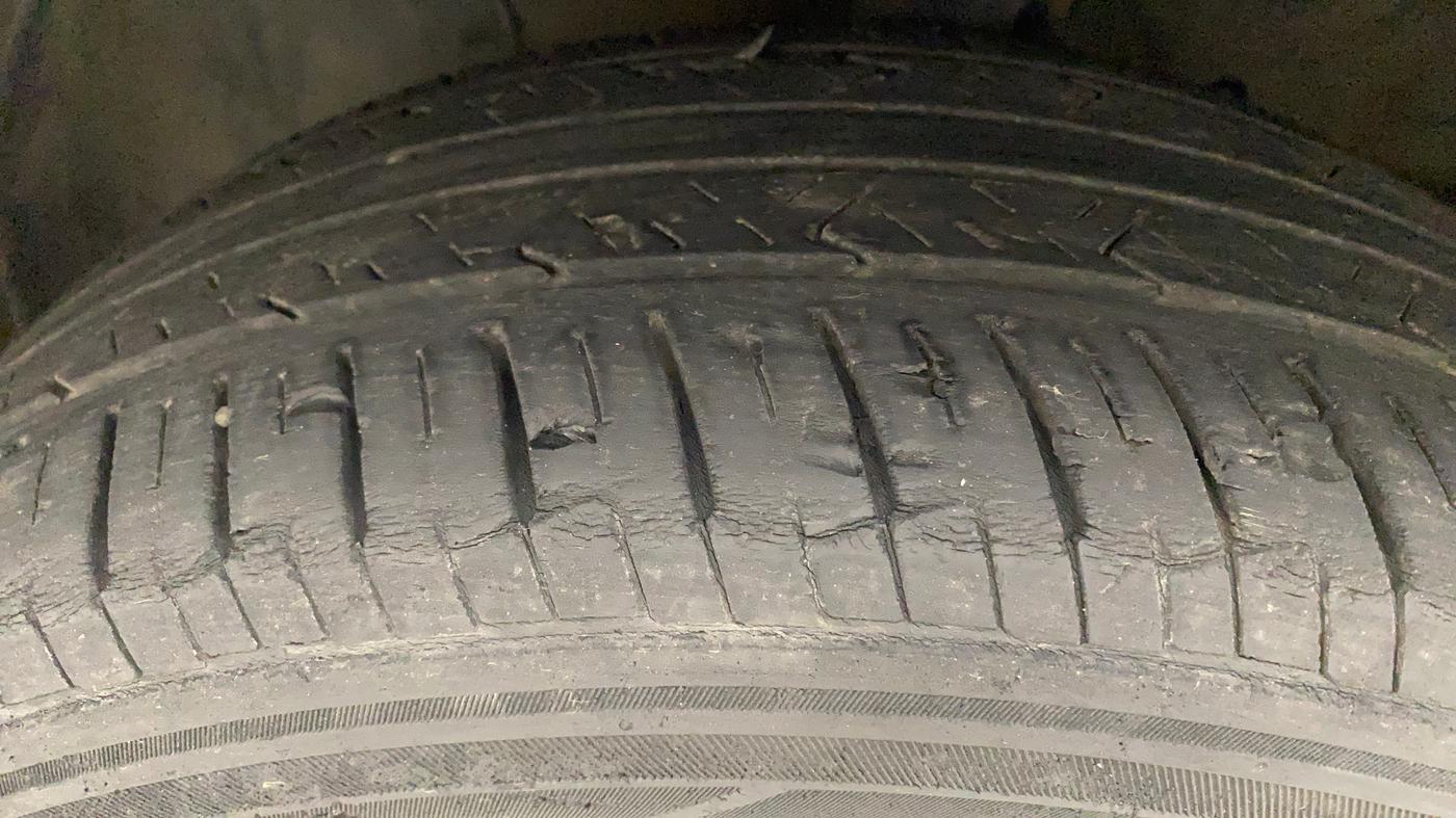 2019 Hyundai Verna 1.6 VTVT SX O, Petrol, Manual, 38,790 km, Left Front Tyre Tread
