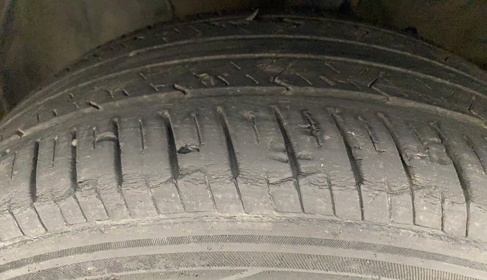 2019 Hyundai Verna 1.6 VTVT SX O, Petrol, Manual, 38,790 km, Left Front Tyre Tread