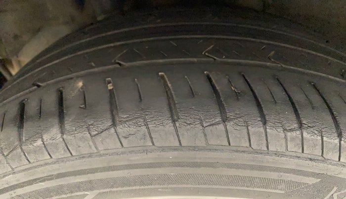 2019 Hyundai Verna 1.6 VTVT SX O, Petrol, Manual, 38,790 km, Right Rear Tyre Tread