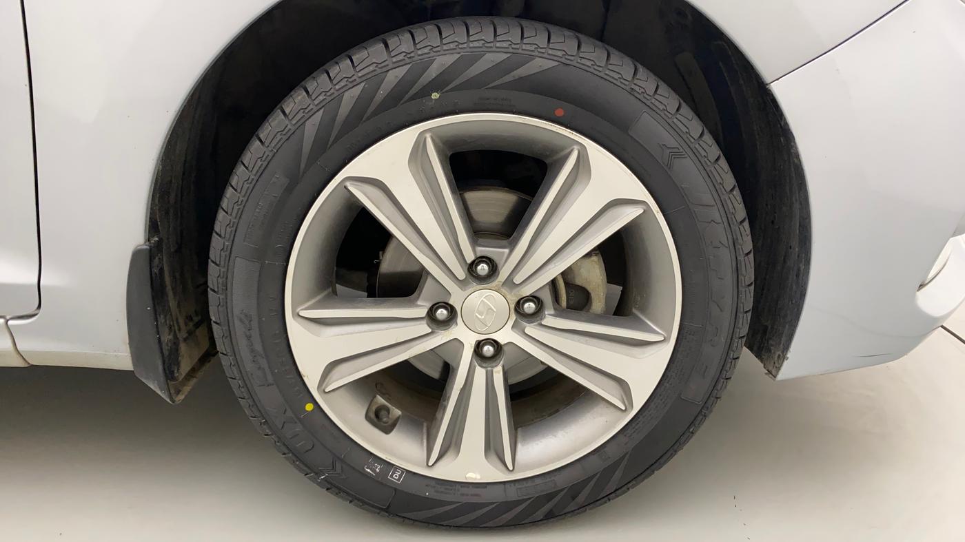 2019 Hyundai Verna 1.6 VTVT SX O, Petrol, Manual, 38,790 km, Right Front Wheel