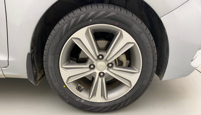 2019 Hyundai Verna 1.6 VTVT SX O, Petrol, Manual, 38,790 km, Right Front Wheel
