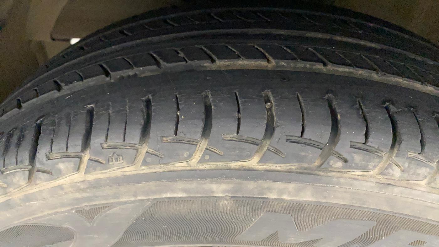 2017 Maruti Baleno DELTA PETROL 1.2, Petrol, Manual, 43,466 km, Left Front Tyre Tread