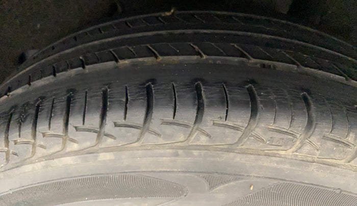 2017 Maruti Baleno DELTA PETROL 1.2, Petrol, Manual, 43,466 km, Left Rear Tyre Tread