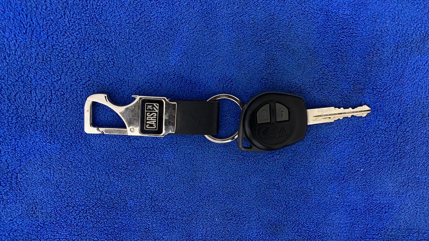 2017 Maruti Baleno DELTA PETROL 1.2, Petrol, Manual, 43,466 km, Key Close Up