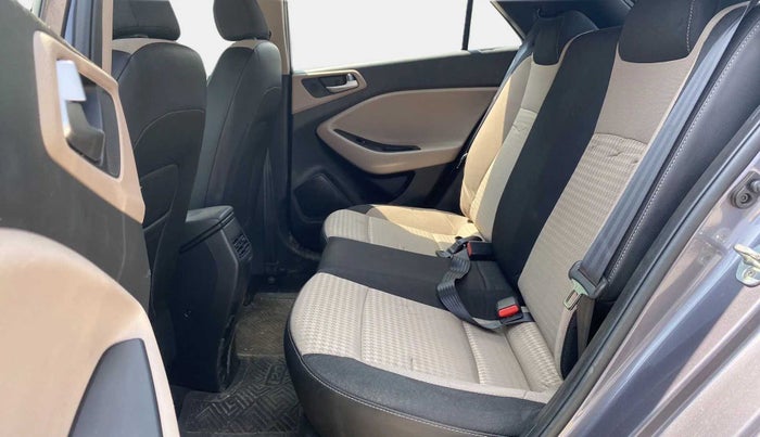 2019 Hyundai Elite i20 SPORTZ PLUS 1.2, Petrol, Manual, 23,904 km, Right Side Rear Door Cabin