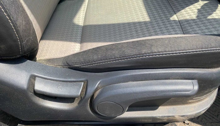 2019 Hyundai Elite i20 SPORTZ PLUS 1.2, Petrol, Manual, 23,904 km, Driver Side Adjustment Panel