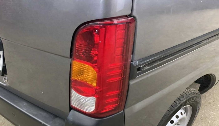 2023 Maruti Eeco 5 STR AC CNG, CNG, Manual, 29,278 km, Right tail light - Minor scratches