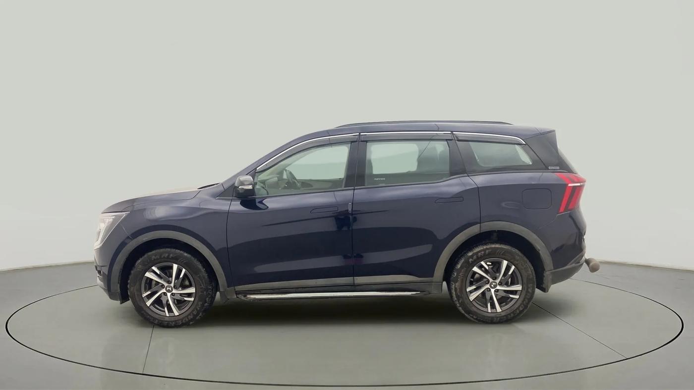 2022 Mahindra XUV700 AX 5 P MT 5 STR, Petrol, Manual, 31,256 km, Left Side