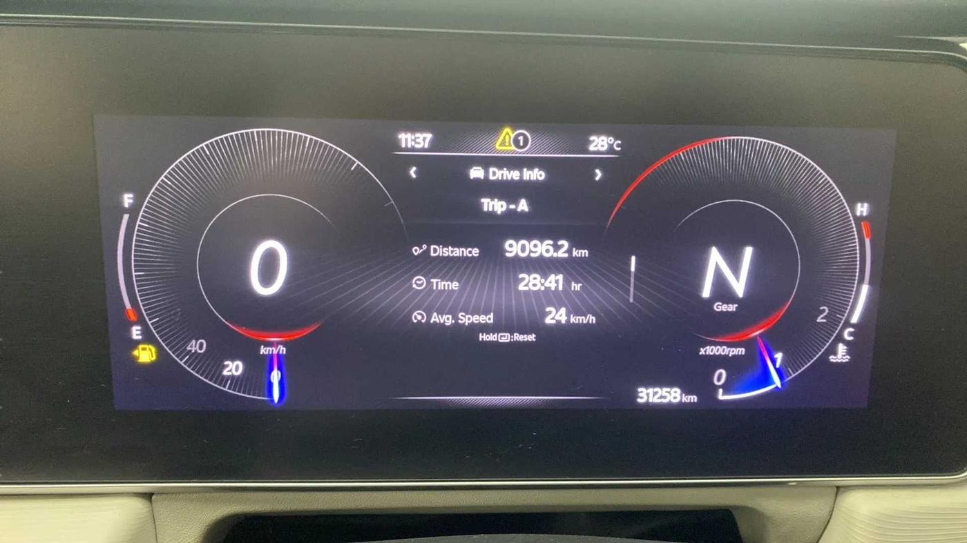 2022 Mahindra XUV700 AX 5 P MT 5 STR, Petrol, Manual, 31,256 km, Odometer Image