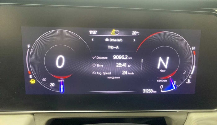 2022 Mahindra XUV700 AX 5 P MT 5 STR, Petrol, Manual, 31,256 km, Odometer Image