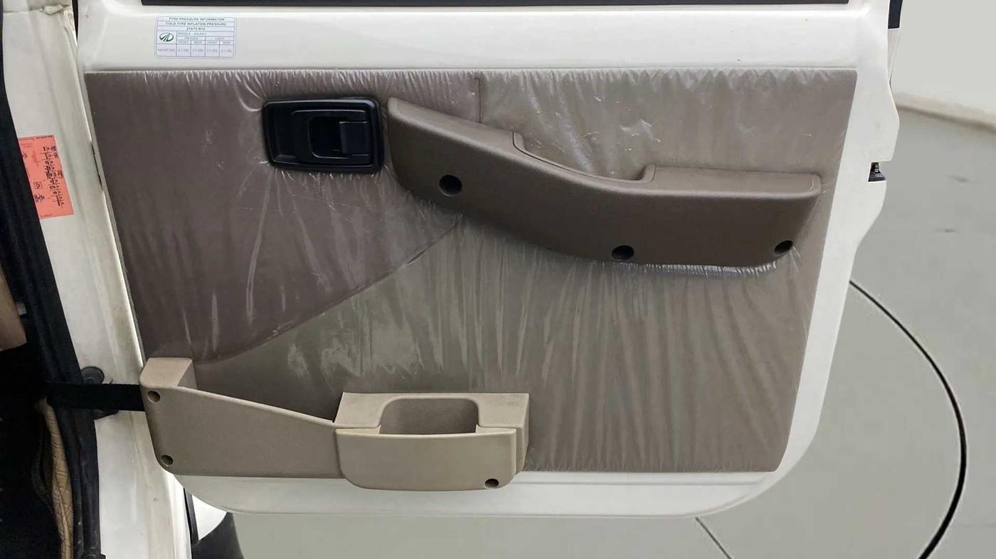 2021 Mahindra Bolero B6 (O), Diesel, Manual, 35,707 km, Driver Side Door Panels Control