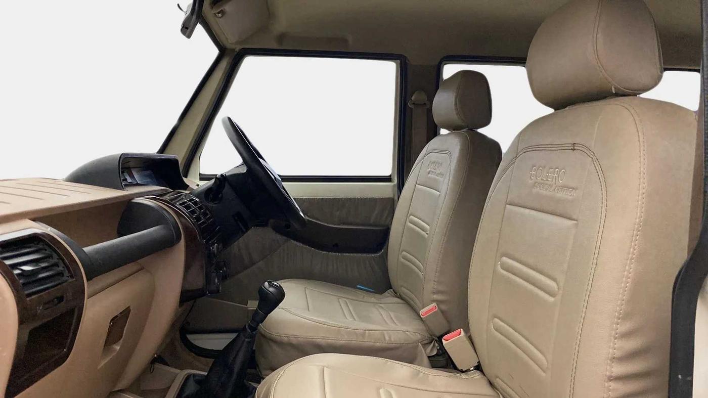 2021 Mahindra Bolero B6 (O), Diesel, Manual, 35,707 km, Right Side Front Door Cabin