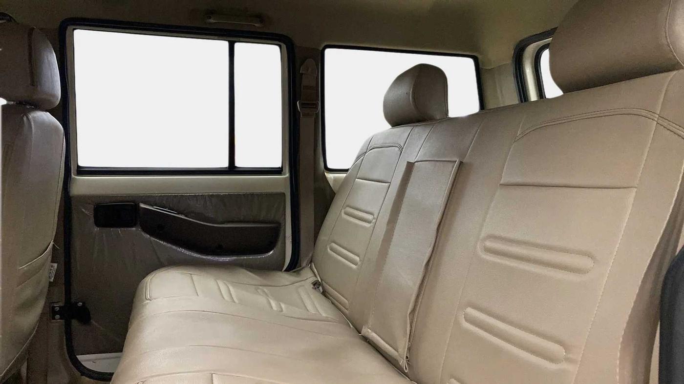 2021 Mahindra Bolero B6 (O), Diesel, Manual, 35,707 km, Right Side Rear Door Cabin