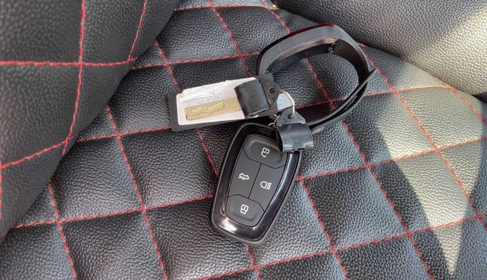 2020 Tata NEXON XZA PLUS PETROL DUAL TONE, Petrol, Automatic, 28,123 km, Key Close Up