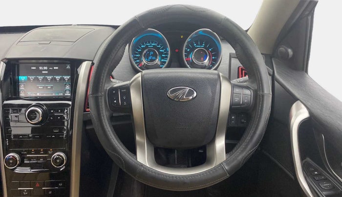 2021 Mahindra XUV500 W9 AT, Diesel, Automatic, 38,700 km, Steering Wheel Close Up