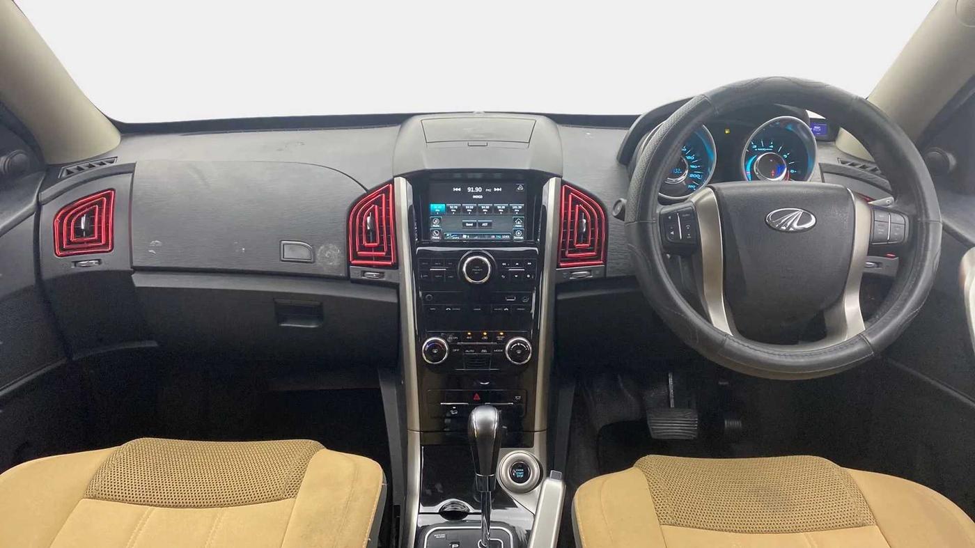 2021 Mahindra XUV500 W9 AT, Diesel, Automatic, 38,700 km, Dashboard