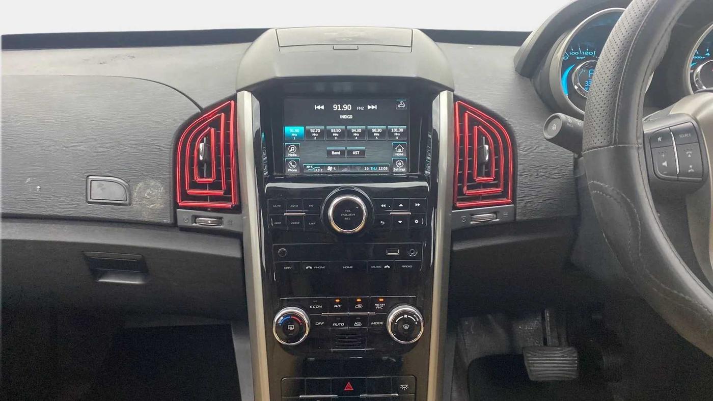 2021 Mahindra XUV500 W9 AT, Diesel, Automatic, 38,700 km, Air Conditioner