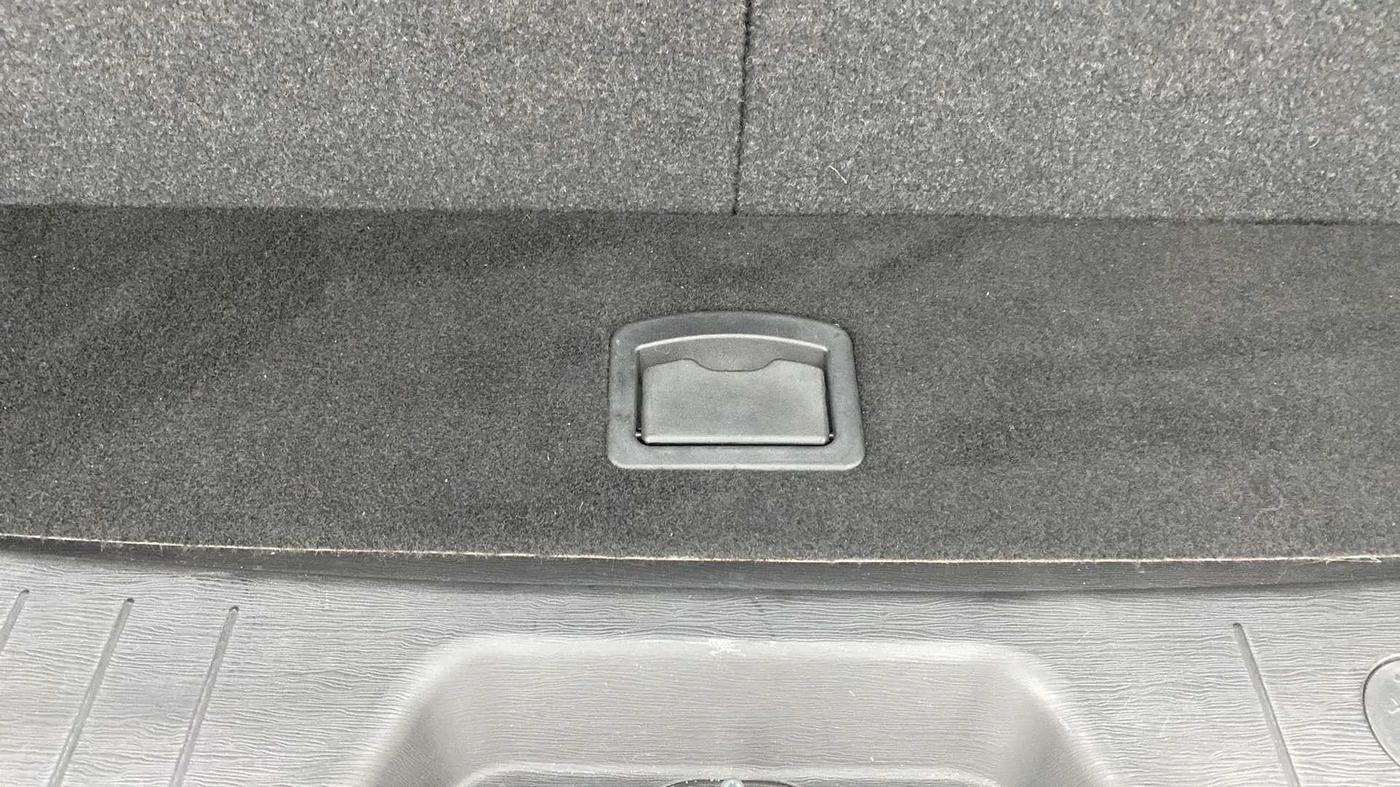 2021 Mahindra XUV500 W9 AT, Diesel, Automatic, 38,700 km, Boot Inside