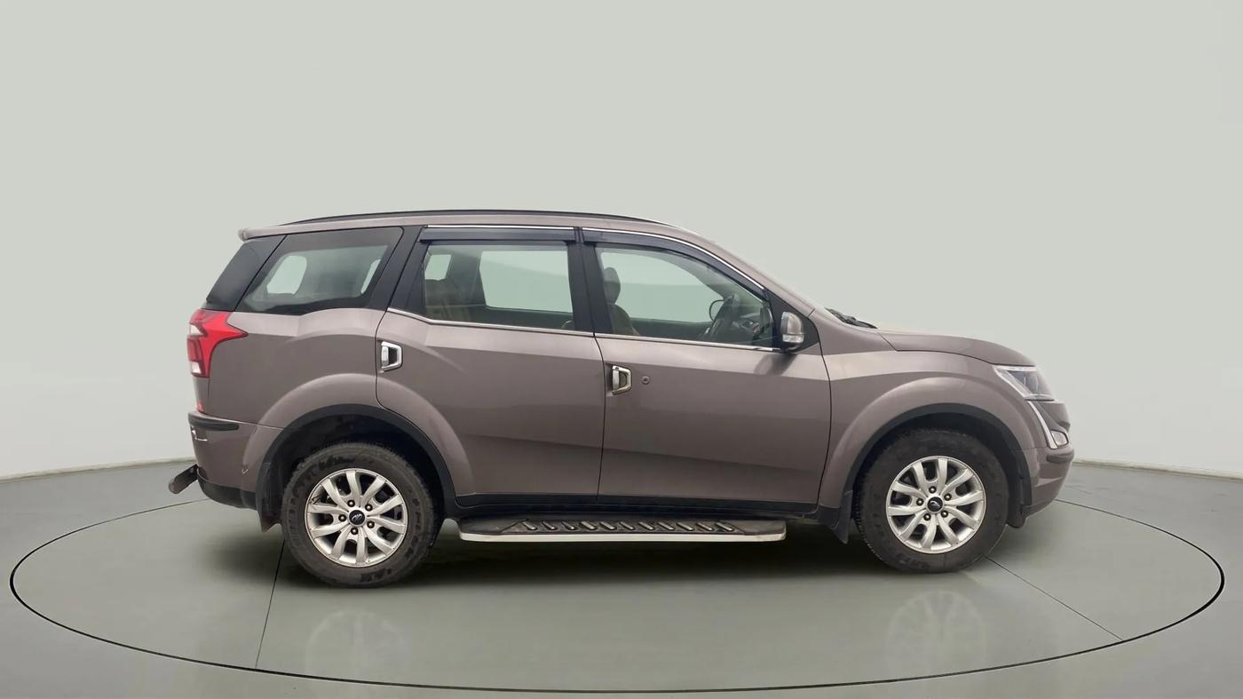 2021 Mahindra XUV500 W9 AT, Diesel, Automatic, 38,700 km, Right Side View