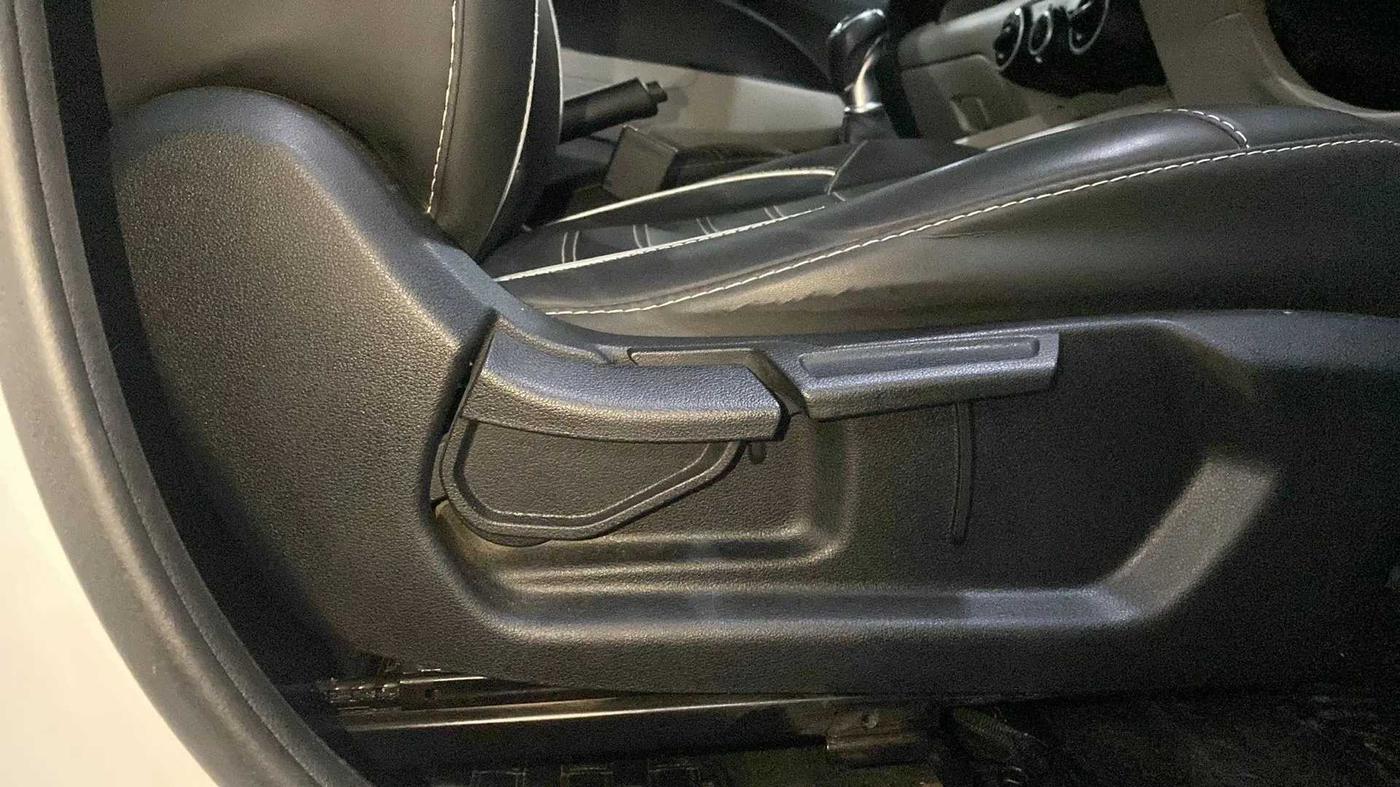 2022 Hyundai VENUE S (O) 1.0 TURBO IMT, Petrol, Manual, 27,423 km, Driver Side Adjustment Panel