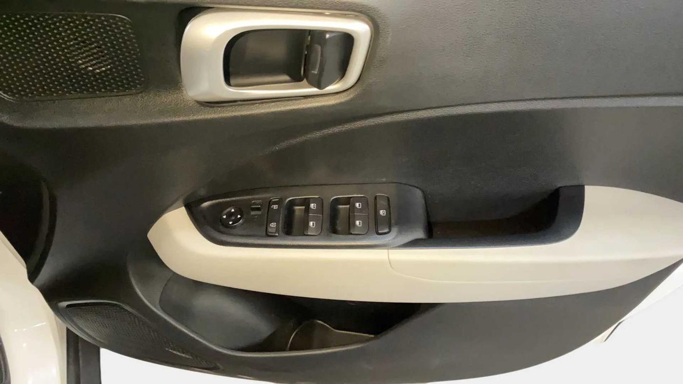 2022 Hyundai VENUE S (O) 1.0 TURBO IMT, Petrol, Manual, 27,423 km, Driver Side Door Panels Control