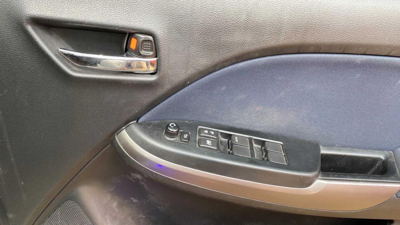 2021 Maruti Baleno ZETA CVT PETROL 1.2, Petrol, Automatic, 25,338 km, Driver Side Door Panels Control