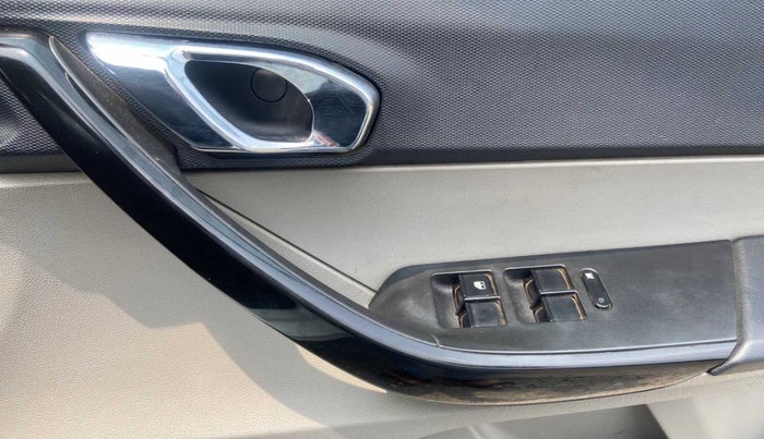 2018 Tata Tiago XZ PETROL, Petrol, Manual, 53,110 km, Driver Side Door Panels Control