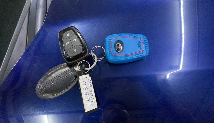 2023 Tata NEXON XZA PLUS SUNROOF PETROL, Petrol, Automatic, 12,971 km, Key Close Up