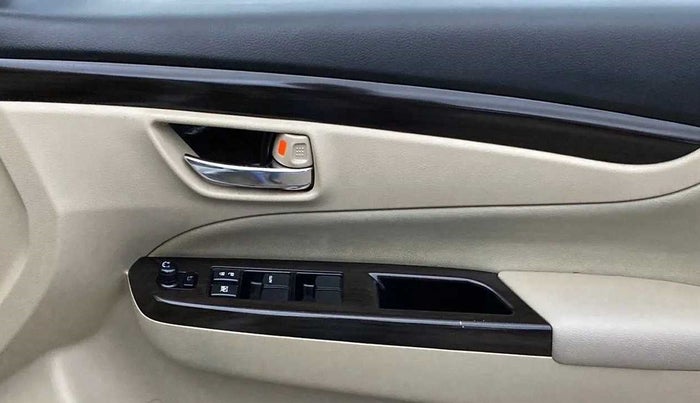 2017 Maruti Ciaz ALPHA 1.4 PETROL, Petrol, Manual, 1,03,895 km, Driver Side Door Panels Control