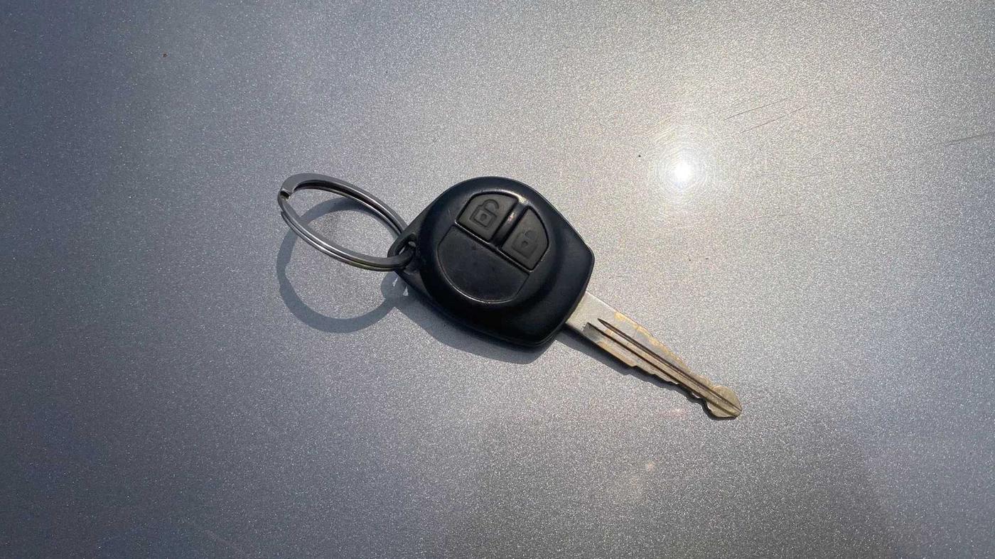 2014 Maruti Swift VXI, Petrol, Manual, 56,279 km, Key Close Up