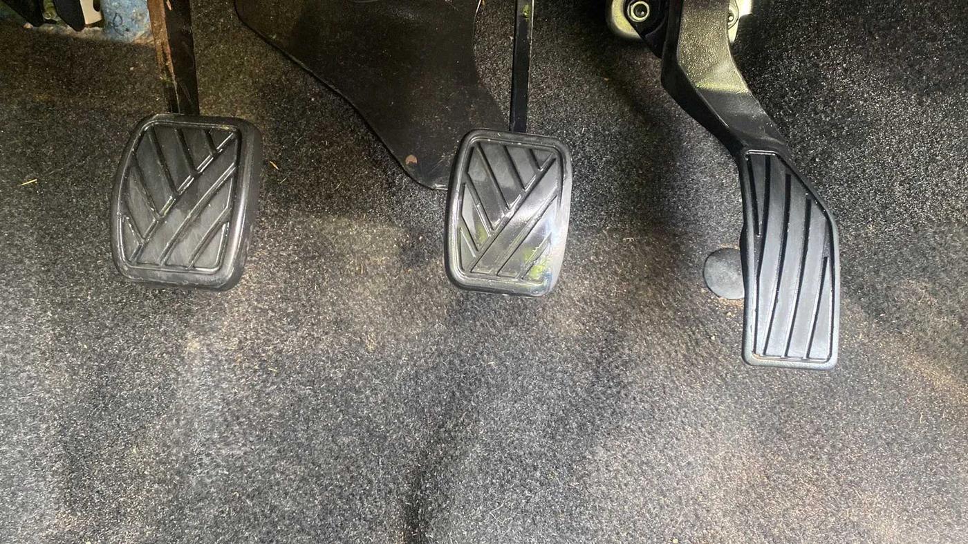 2014 Maruti Swift VXI, Petrol, Manual, 56,279 km, Pedals