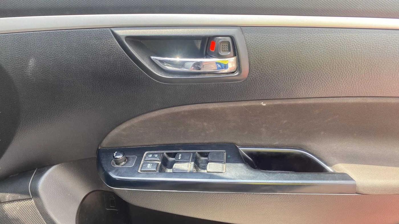2014 Maruti Swift VXI, Petrol, Manual, 56,279 km, Driver Side Door Panels Control