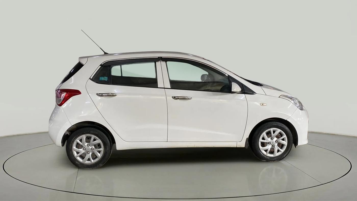 2017 Hyundai Grand i10 MAGNA 1.2 KAPPA VTVT, Petrol, Manual, 78,376 km, Right Side View