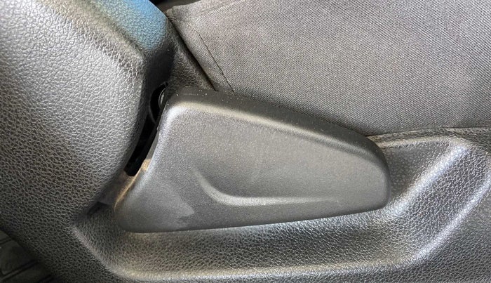 2017 Renault Kwid RXT 1.0 AMT, Petrol, Automatic, 34,275 km, Driver Side Adjustment Panel