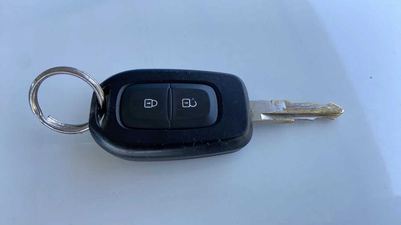 2017 Renault Kwid RXT 1.0 AMT, Petrol, Automatic, 34,275 km, Key Close Up
