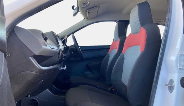 2017 Renault Kwid RXT 1.0 AMT, Petrol, Automatic, 34,275 km, Right Side Front Door Cabin