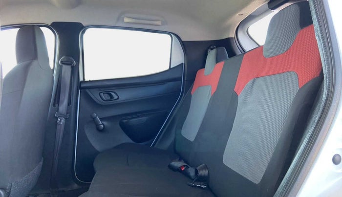 2017 Renault Kwid RXT 1.0 AMT, Petrol, Automatic, 34,275 km, Right Side Rear Door Cabin