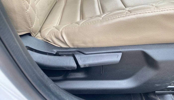 2021 Hyundai NEW I20 ASTA (O) 1.2 MT, Petrol, Manual, 48,674 km, Driver Side Adjustment Panel