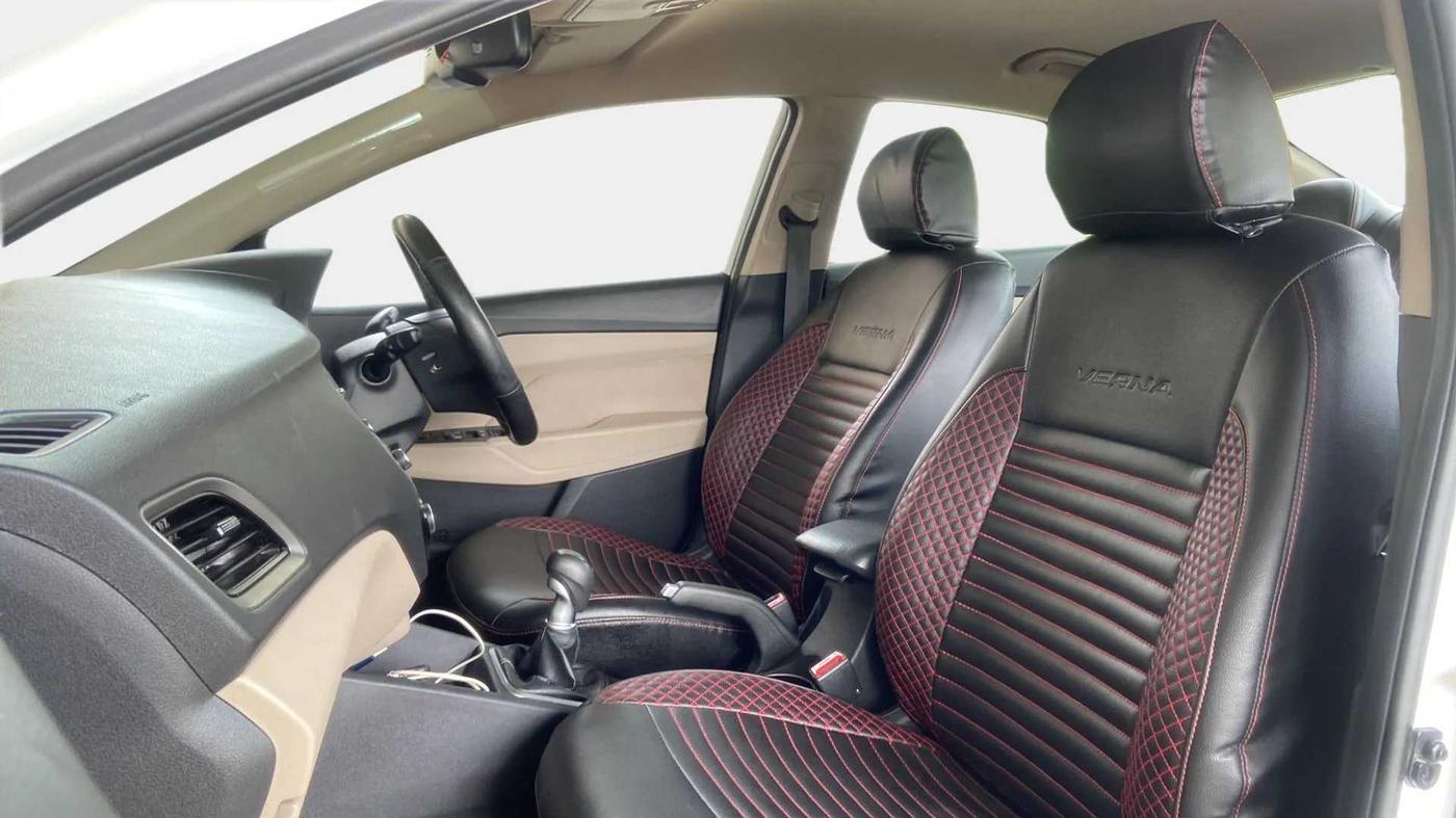 2019 Hyundai Verna 1.6 VTVT SX, Petrol, Manual, 60,396 km, Right Side Front Door Cabin