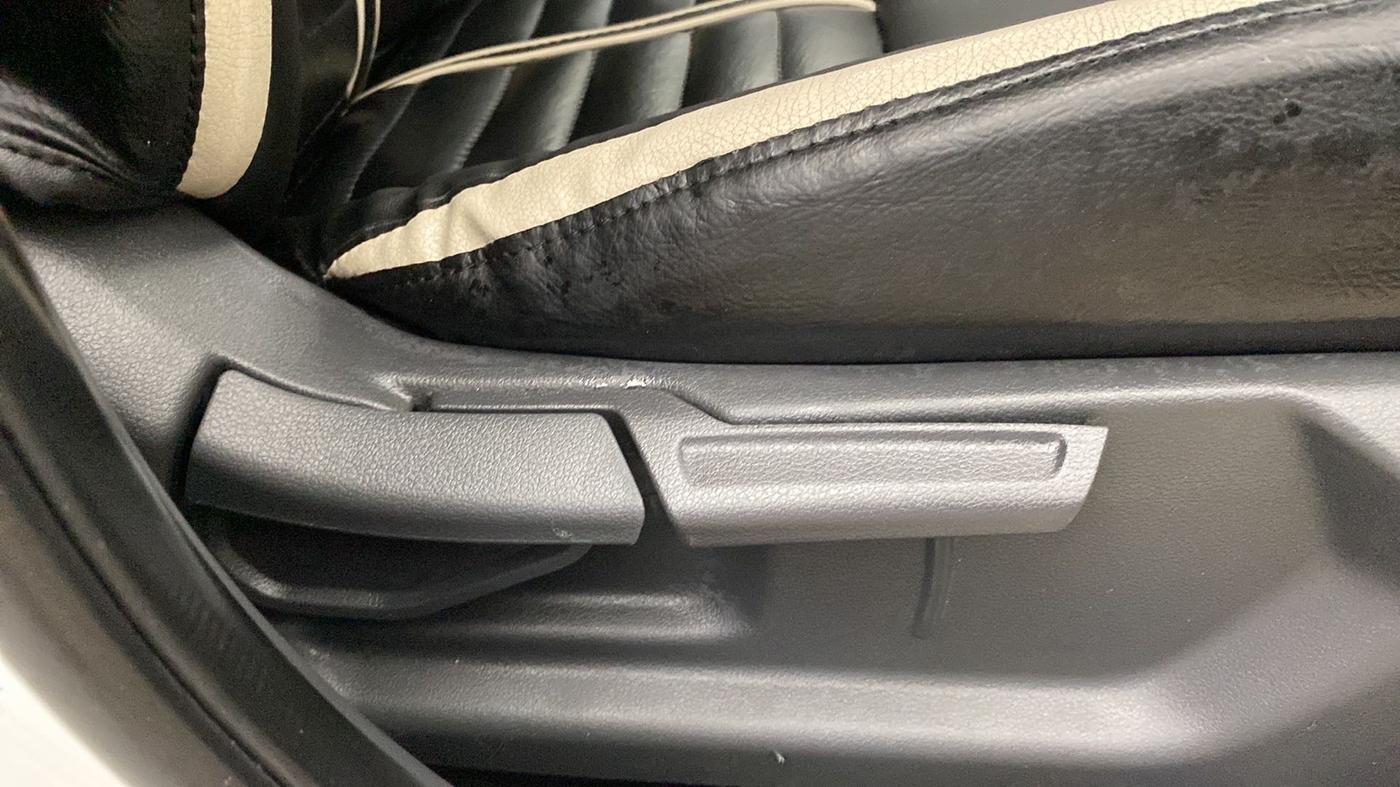 2021 Hyundai AURA S 1.2 CNG, CNG, Manual, 40,162 km, Driver Side Adjustment Panel