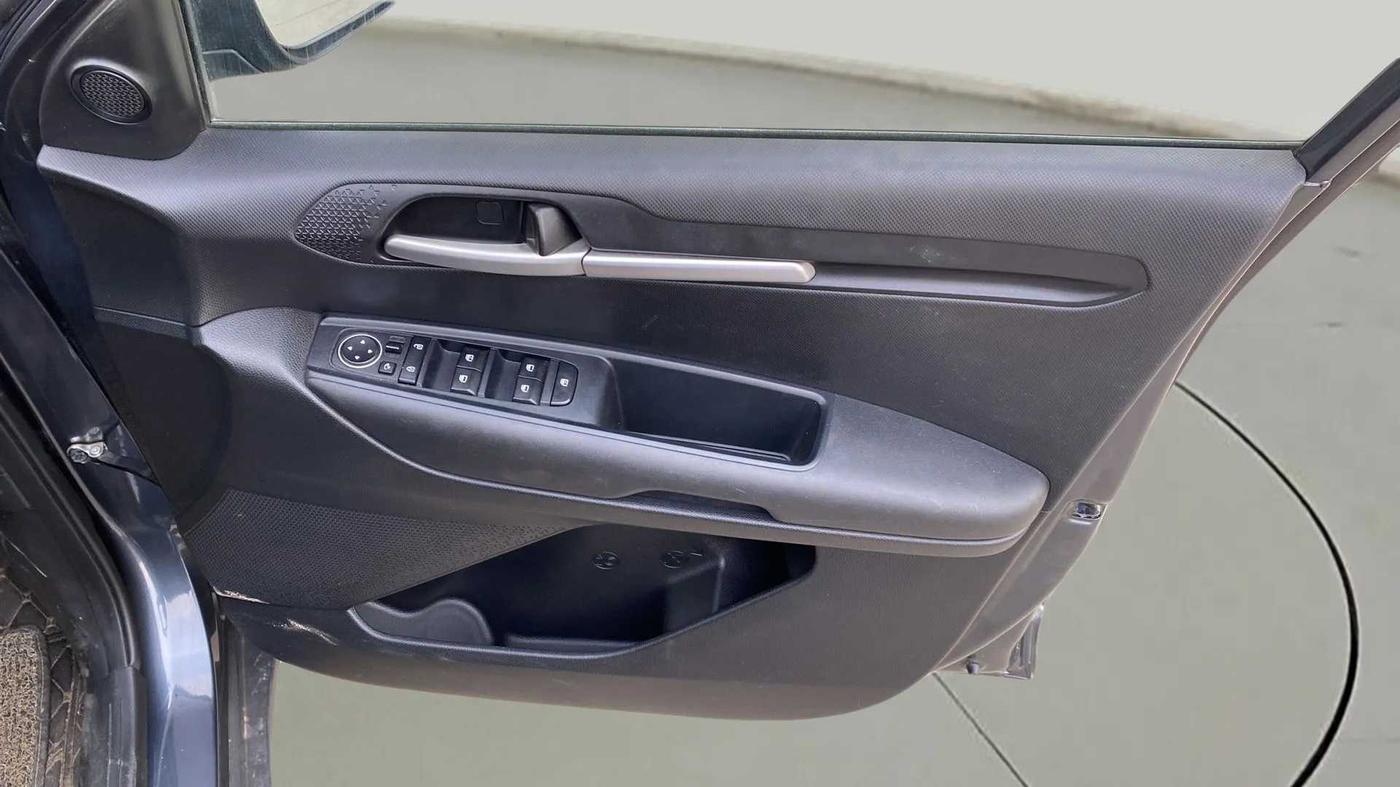 2020 KIA SONET HTK PLUS 1.2, Petrol, Manual, 32,650 km, Driver Side Door Panels Control