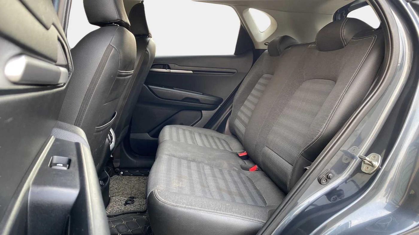 2020 KIA SONET HTK PLUS 1.2, Petrol, Manual, 32,650 km, Right Side Rear Door Cabin