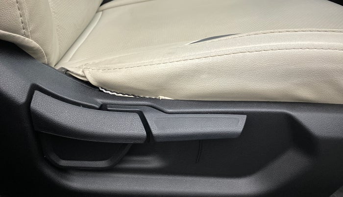 2021 Hyundai Creta SX 1.5 PETROL, Petrol, Manual, 9,427 km, Driver Side Adjustment Panel