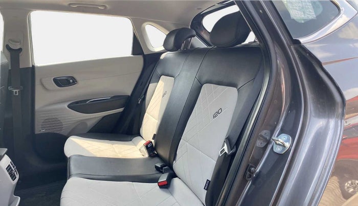 2023 Hyundai NEW I20 ASTA (O) 1.2 IVT, Petrol, Automatic, 7,652 km, Right Side Rear Door Cabin