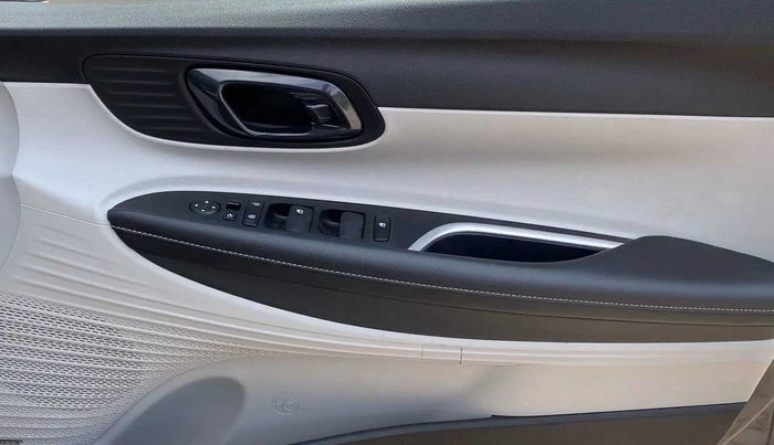 2023 Hyundai NEW I20 ASTA (O) 1.2 IVT, Petrol, Automatic, 7,652 km, Driver Side Door Panels Control