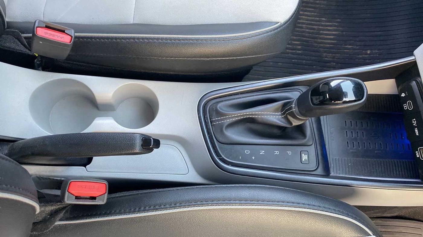 2023 Hyundai NEW I20 ASTA (O) 1.2 IVT, Petrol, Automatic, 7,652 km, Gear Lever